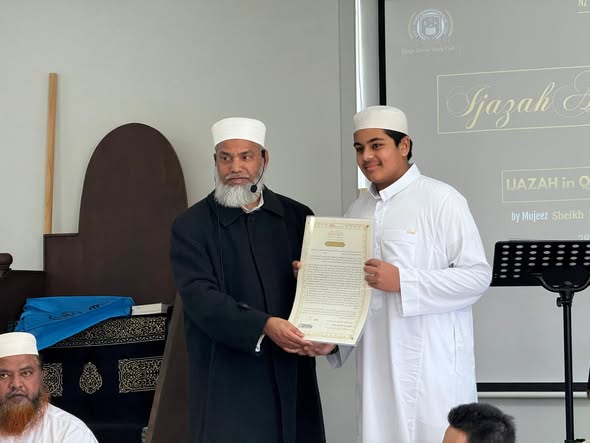 Receiving an Ijazah certificate
